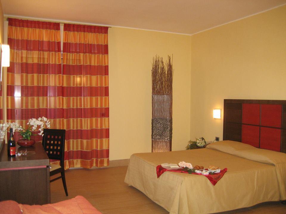 Costa Azzurra Hotel Pulsano Zewnętrze zdjęcie