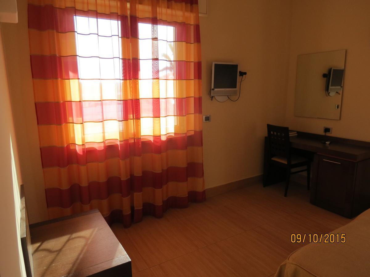 Costa Azzurra Hotel Pulsano Zewnętrze zdjęcie