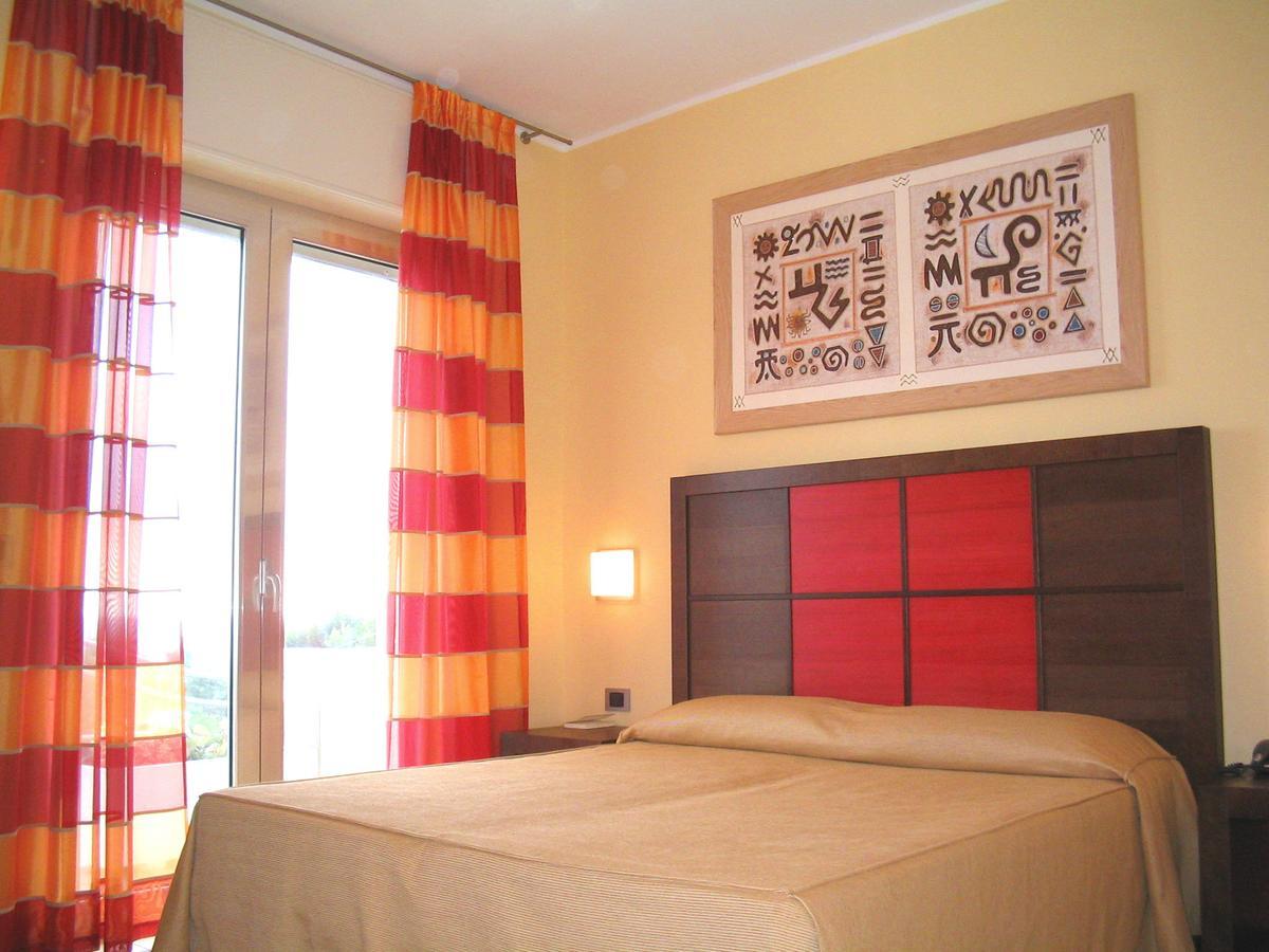 Costa Azzurra Hotel Pulsano Zewnętrze zdjęcie